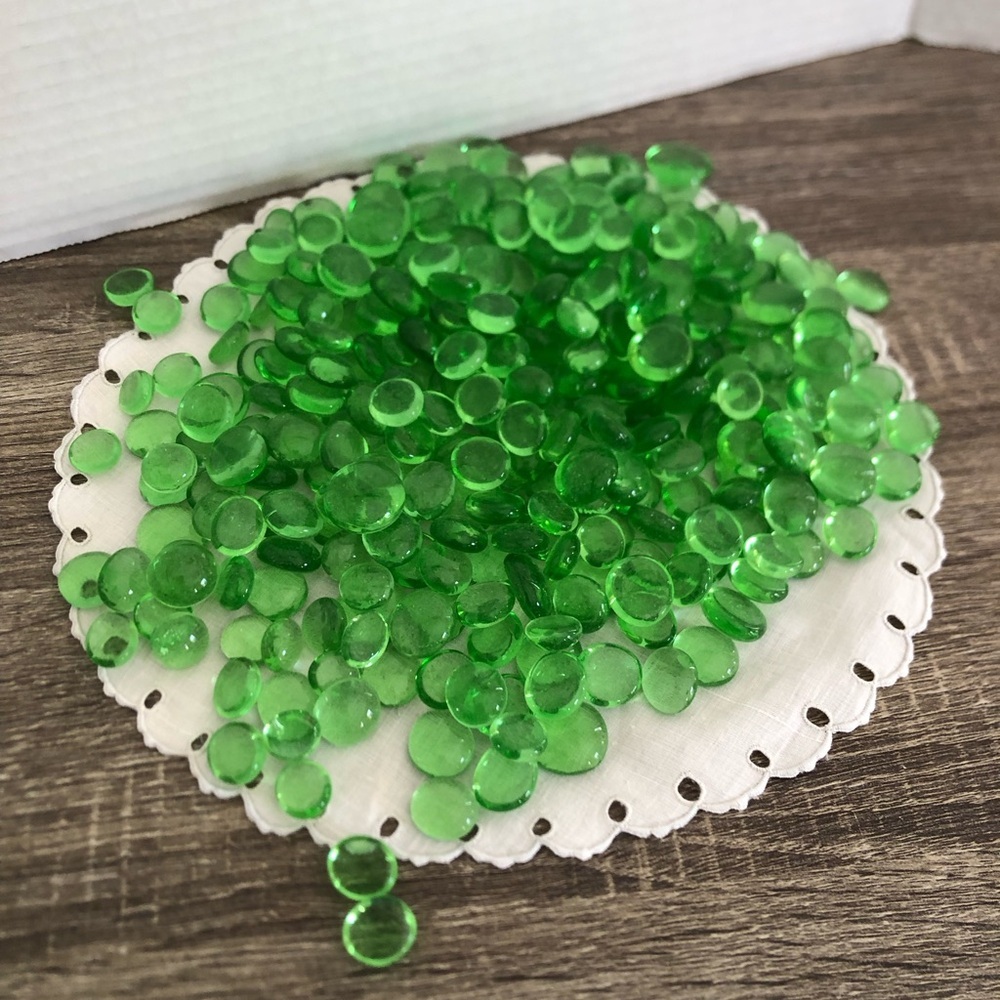 Vtg Green Glass Vase Filler Beads